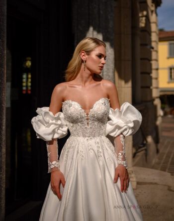 Ciao Bella! - Anna Sposa Group Buy Wedding Dress, Couture Wedding Gowns, Ciao Bella, Wedding Dresses Corset, Princess Wedding Dress, New Wedding Dresses, Wedding Dresses Romantic, Bridal Designs, Hollywood Glamour