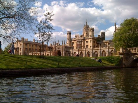 St John's College - University Of Cambridge University Inspiration, St Johns College, University Of Cambridge, Dream College, Uni Life, Dream School, English Course, Cambridge University, St Johns