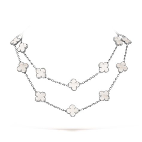 Van Cleef Necklace, Necklace Woman, Van Cleef And Arpels Jewelry, Van Cleef & Arpels, Fits Ideas, Golden Beads, Four Leaf Clover Necklace, Van Cleef And Arpels, Classic Bracelets