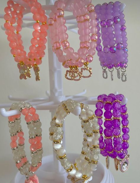 Baddie Bracelets, Bracelet Buisness, Bracelet Combinations, Y2k Bracelets, Bracket Ideas, Stretch Beaded Bracelets Diy, Bracelet Business, Marble Bracelet, Girly Bracelets