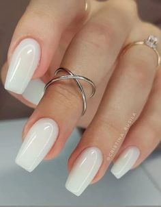 Simple But Cute Nails Acrylic White, Clean White Nail Designs, Plain Winter Nails Simple, Simple Gel Nails Coffin, White Acrilyc Nails Short, White Gel Extension Nails, Foggy White Acrylic Nails, Nail Extensions Ideas Aesthetic, Plain Mail Ideas