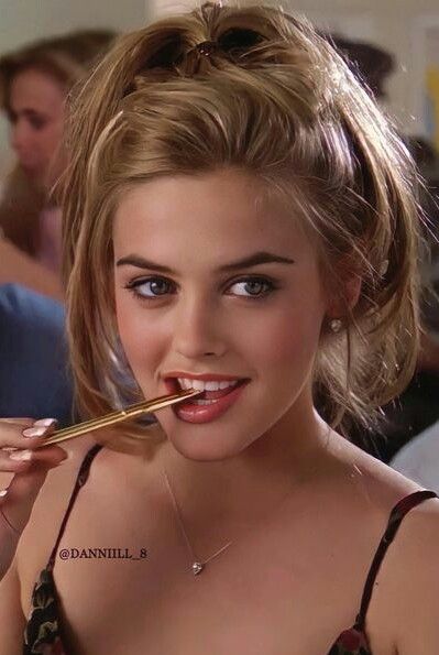 Hair 90s, Hollywood Aesthetic, Alicia Silverstone, I Dream Of Jeannie, People Icon, The 2000s, Beauty Icons, Hair Inspo Color, Young And Beautiful