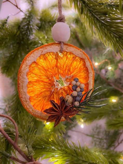 Set of 3 Dried Orange Ornaments With Blue Berries Yule - Etsy Yule Christmas Decorations, Japandi Christmas, Dried Orange Ornaments, Christmas Objects, Sustainable Christmas Decorations, Yule Decor, Scandinavian Christmas Ornaments, British Christmas, Celtic Christmas