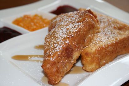 A light And fluffy coating on thick slices of Texas Toast, filled with a lightly sweetened cream cheese with a hint of almond flavoring.  This is a recipe I created this morning.  DH And I were watching the Food Network last night And saw mention of a restaurant that serves deep fried french toast but no recipe or hints on how it was made.  It sounded interesting enough to play around with so I browsed my kitchen And made a few notes on what to try this morning.  I had Texas Toast And some cr... Fried French Toast Recipe, Fried French Toast, Stuffed French Toast Recipe, Stuffed French Toast, Fried Foods, Breakfast And Brunch, Recipe Breakfast, French Toast Recipe, Cheese Flavor