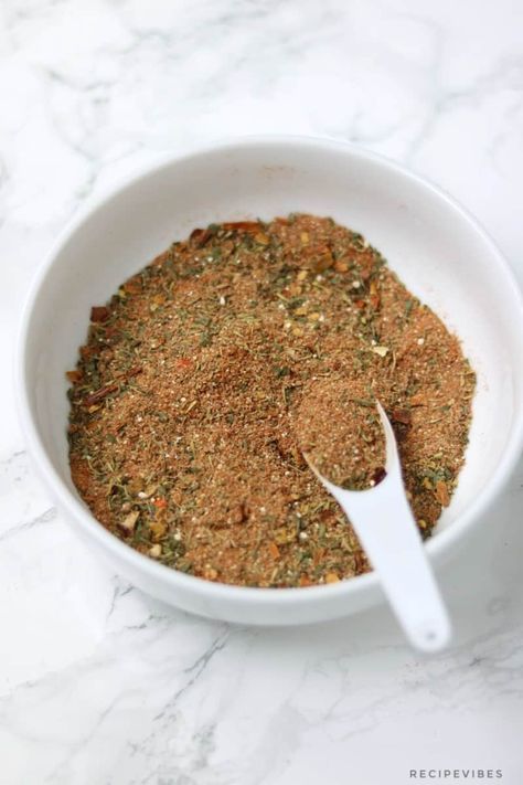 Dry Rub Jerk Chicken Wings, Jerk Rub Recipe, Jerk Seasoning Recipe, Jamaican Seasoning, Caramel Chicken, Homemade Curry Powder, Caribbean Foods, Jerk Marinade, Curry Seasoning