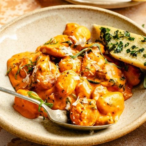 Creamy one pan tomato gnocchi with protein-packed chicken sausage and a boost of veggies from fresh spinach. This comforting, easy tomato chicken sausage gnocchi takes just 30 minutes to cook for the perfect weeknight dinner the whole family will love! Chicken Sausage Gnocchi, Creamy Tomato Gnocchi, Gnocchi With Chicken, Skillet Pasta Recipes, Tomato Gnocchi, Sausage Gnocchi, Cashew Chicken Recipe, Italian Chicken Sausage, Tomato Chicken