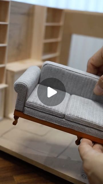 miniature_artist 🇰🇷 on Instagram: "🔹How to build a dollhouse - 4🔹 Miniature Sofa 🛋️ ⓒ Katemini   #dollhouse #miniature #roombox #diorama #backdrop #sofa #dollstagram #baywindows #katemini" Dollhouse Couch Template, How To Build Dollhouse Furniture, Miniature Chair Template, Diy Dollhouse Bunk Bed, Dollhouse Couch Diy, Sofa Miniature Diy, Diy Miniature Dollhouse Furniture, Dollhouse Sofa Diy, Dollhouse Furniture Tutorials Patterns