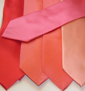 Hmm..... how it'd look mixing it up a bit (since all the bridesmaids' dresses are a bit different coral) Peach Pallette, Lemonade Wedding, Orange And Pink Wedding, Wedding Color Palette Summer, Peach Raspberry, Navy Suits, Navy And Coral, Coral Ombre, Coral Tie