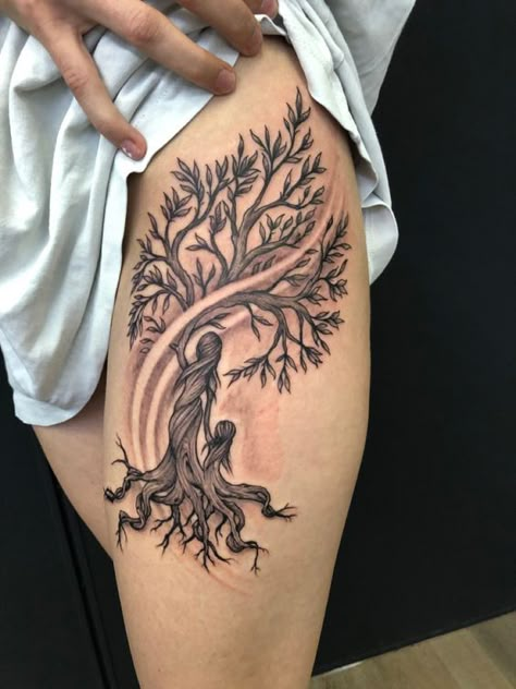 Getting inked is a stylish way to show your personality. A family tree design is a great idea if you want a tattoo with a sense. The article is designed to inspire you to a new tattoo. Family Tree Tattoo Designs, Woman Tree Tattoo, Motherhood Tattoos, Hand Skeleton, Mother Nature Tattoos, Family Tree Tattoo, Skeleton Tattoo, Mom Tattoo Designs, Mommy Tattoos