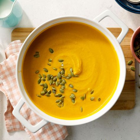 Copycat Panera Autumn Squash Soup Panera Bread Bowl, Autumn Squash Soup Recipe, Praline Pie, Gouda Recipe, Autumn Squash Soup, Panera Autumn Squash Soup, Curried Pumpkin, Christmas Desert, Pumpkin Bisque