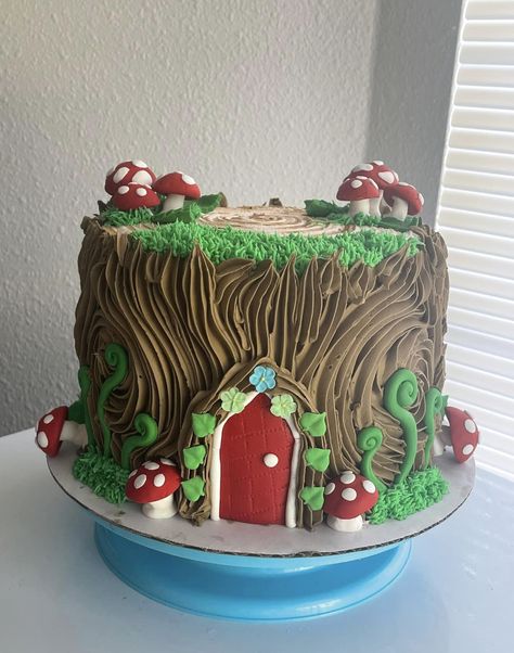 Marzipan Cake Decoration Ideas, Fairy Tail Cake Ideas, Toadstool Cupcakes Woodland Party, Fairy Stump Cake, Fairy House Birthday Cake, Fairy Garden Cupcake Ideas, Shroom Cake, Enchanted Forest Cake Ideas, Mushroom Cake Ideas