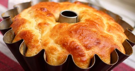 Cheesy Bundt Bread Bolivia Recipes, Bundt Bread, Savory Bread Recipe, Bread Ingredients, Delish Recipes, Bundt Pan, Bread Recipes Homemade, Dinner Rolls, Bread Rolls