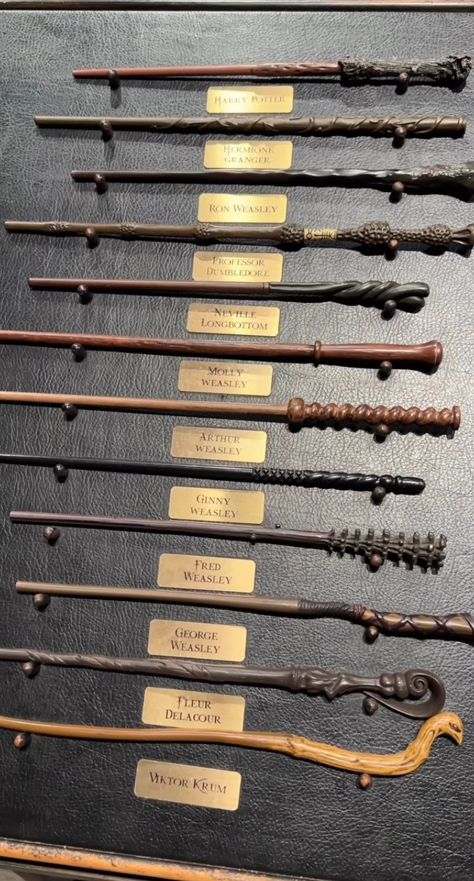 Making Harry Potter Wands, Diy Harry Potter Wands Tutorials, Diy Wizard Wand, Harry Potter Wand Designs, Harry Potter Wands Types, Hogwarts Wands, Harry Potter Stick, Harry Potter Diy Wands, Wands Ideas