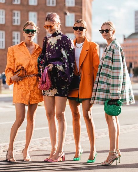 StreeTrends on Instagram: “📸: @thestreetland Spring/Summer 2022 Copenhagen fashion week” Spring Fashion Women, Spring Outerwear, Street Style Aesthetic, Casual Glam, Copenhagen Fashion, Copenhagen Style, Copenhagen Fashion Week, Spring Summer 2022, Friends Fashion