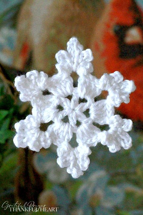 Crochet Christmas Snowflakes, Crochet Christmas Ornaments Free, Crochet Ornament Patterns, Crochet Snowflake, Snowflake Patterns, Crochet Snowflake Pattern, Crochet Xmas, Mollie Makes, Crochet Christmas Trees