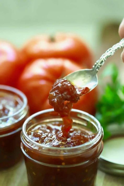 Tomato Hot Pepper Jam, Spicy Tomato Jam Recipe Canning, Sweet And Spicy Tomato Jam, Tomatoe Jam Recipes, Tomato Pepper Jam, Cowboy Tomato Jam, Spicy Tomato Jam, Sweet Spreads, Tomato Jelly