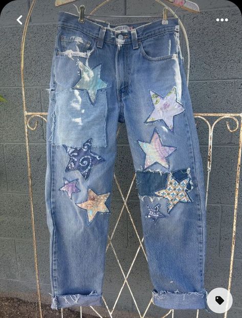 Denim Patches Diy, Altering Jeans, Hippie Jeans, Ropa Upcycling, Boho Jeans, Denim Art, Denim Projects, Painted Jeans, Embellished Denim