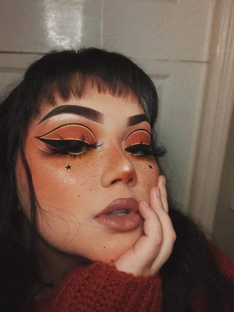 Fun Makeup Ideas Brown Eyes, Orange Fall Makeup Looks, Moody Eye Makeup, Fall Goth Makeup, Fall Inspired Makeup Looks, Fall Grunge Makeup, Fun Eyeshadow Looks Brown Eyes, Orange Goth Makeup, Makeup Looks Fall