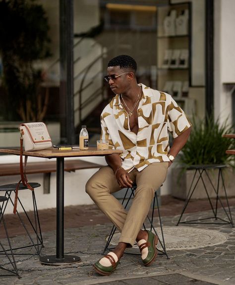 Audrey Lunda Men Vintage Outfits Summer, Men’s Bright Outfit, Male Casual Outfits Classy, Black Man Summer Fashion, Black Male Outfits Casual, Black Men’s Holiday Outfit, Caribbean Mens Fashion, Elegant Summer Outfits Men, Men’s Brunch Fit