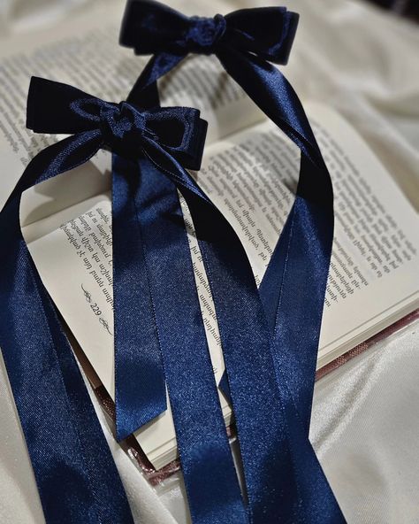 Dark And Light Blue Aesthetic, Blue Bows Aesthetic, Dark Navy Blue Aesthetic, Blue Bow Aesthetic, Navy Widgets, Penelope Clearwater, Ravenclaw Aesthetics, Ribbon Aesthetic, S King