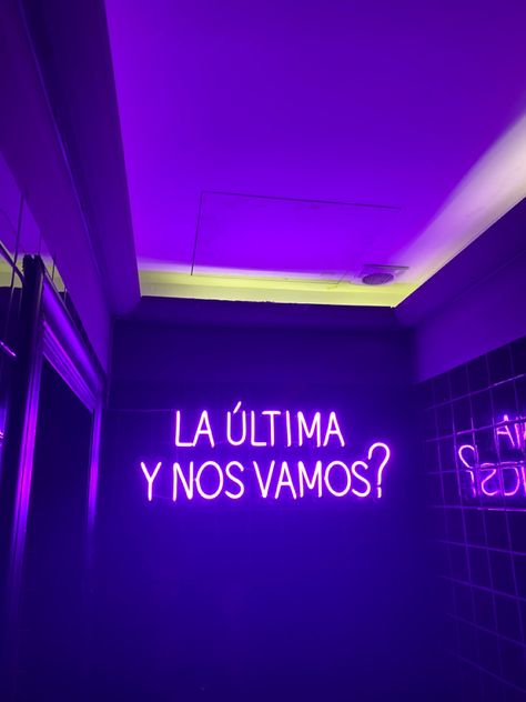 Colombia Quote, Neon Signs Quotes, Love Texts For Him, Spanglish Quotes, Neon Quotes, Cute Spanish Quotes, Mexican Party Theme, Relatable Crush Posts, Mood Humor