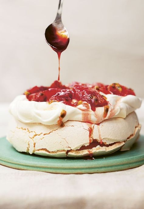 Cheesecake Ice Cream, Pavlova Recipe, Winter Fruit, Dessert Aux Fruits, Mary Berry, Nigella Lawson, Latest Recipe, Trifle, Blood Orange