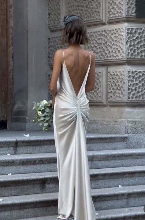 Slinky Wedding Dress, Strappy Wedding Dress, Sum Dresses, Slip Wedding Dress, Black And White Wedding Theme, Minimal Wedding Dress, Velvet Party Dress, Patterns Fashion, Bridesmaid Dress Colors