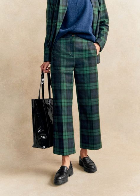 Martin Crop Trousers - Navy tartan checks - Recycled wool - Sézane Lifestyle Dresses, Crop Trousers, Denim Suit, Wool Trousers, Cropped Trousers, Fashion Colours, Blouse Dress, Parisian Style, Swimwear Tops