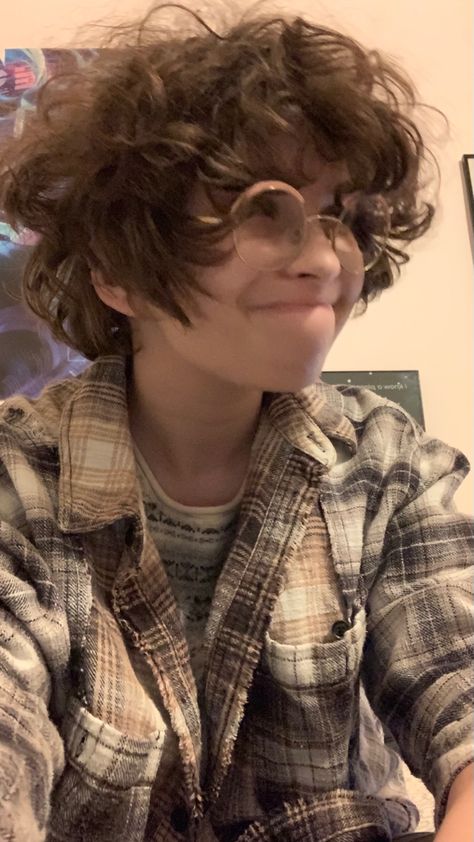 Short Oc Hairstyle, Short Fluffy Hairstyles Curly Hair, Nb Haircut Curly, Short Fluffy Ginger Hair, Short Fluffy Hair Round Face, Curly Ftm Haircuts, Fluffy Transmasc Hair, How To Cut Your Hair Short At Home, Short Brown Fluffy Hair