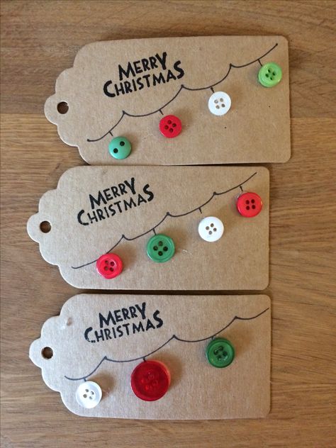 Christmas Tags For Kids, Homemade Gift Tags Christmas, Xmas Gift Tags Homemade, Homemade Gift Tags Easy Diy, Diy Christmas Gift Tags Easy, Button Tags, Christmas Labels Diy Tags Ideas, Button Gift Tags, Christmas Gift Tag Ideas