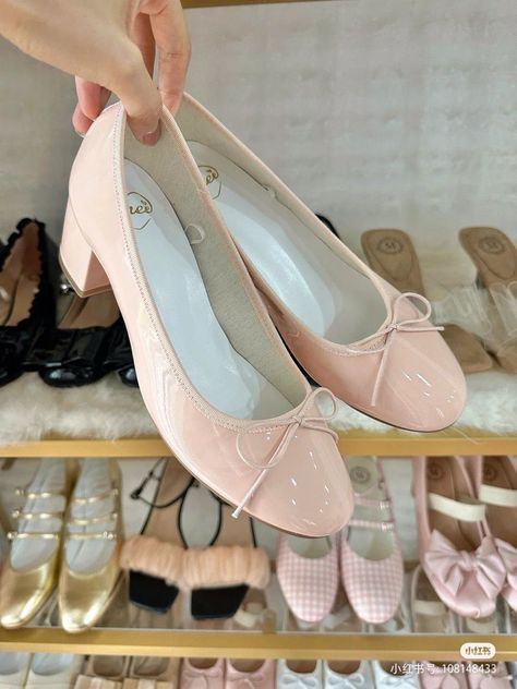 Cute Heels Aesthetic, Dresses And White Sneakers, Pink Shoes Aesthetic, Fancy Heels Classy, Heels Coquette, Pretty Flat Shoes, Sepatu Pump, Dirty White, The Spruce