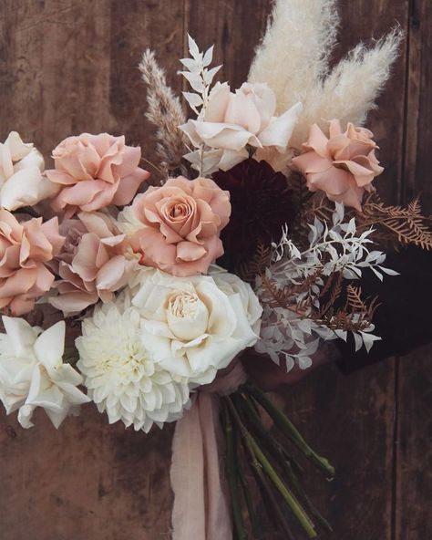 Mark 2022, Woodland Bride, Unusual Bouquets, Pampas Wedding, Wedding Flower Trends, Modern Boho Wedding, Boho Wedding Bouquet, Dusty Rose Wedding, Unique Wedding Flowers