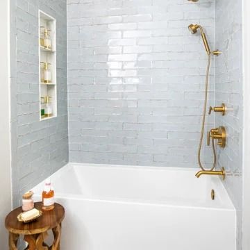 75 Alcove Bathtub with a Niche Ideas You'll Love - July, 2024 | Houzz Small Bathroom Alcove Tub, Alcove Tub Master Bath, Modern Alcove Tub, Tile Tub Surround With Niche, Tile Around Shower Insert Tub Surround, Bath Tub Shower Tile Ideas, Alcove Tub Ideas, White Bath Tub Tile Ideas, Tile Niches In Showers