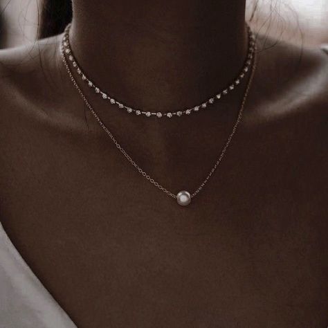 Silver Necklaces Dainty, Prom Jewellery Ideas, Sparkly Silver Necklace, Silver Prom Jewlrey, Elegant Jewelry Classy Silver, Prom Jelewery, Silver Jewelry Astethic, Simple Silver Necklace Aesthetic, Prom Jewlrey Looks