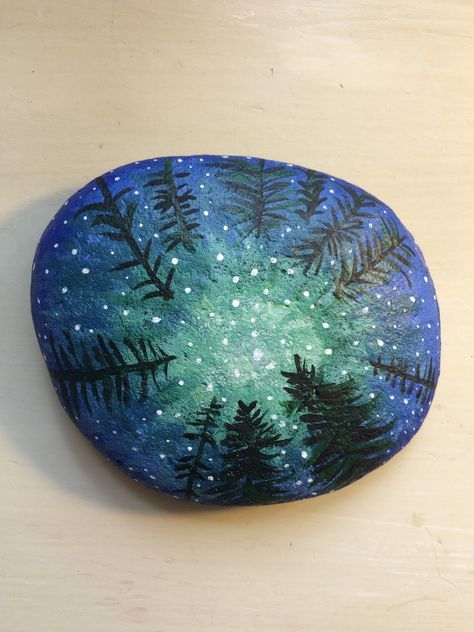 Nature Painted Rocks, Tree Painted Rocks, Tree Rock Painting, Painted Rocks For Sale, Art Pierre, Stone Art Painting, Sky Tree, Rock Painting Ideas, Painted Rocks Craft