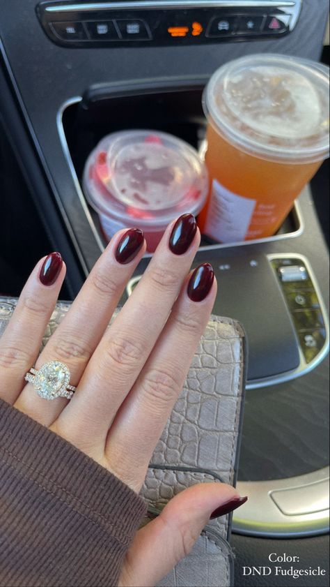 Deep brown/red color manicure with almond shaped nails Nail Color Natural Nails, Fall Nail Colors Natural Nails, Nails With Pale Skin, Natural Nail Fall Colors, Simple Gel Fall Nails, Short Oval Nails Autumn, Fall Acrylic Nail Colors, Round Fall Nails Acrylic, Cute Nails Fall Colors