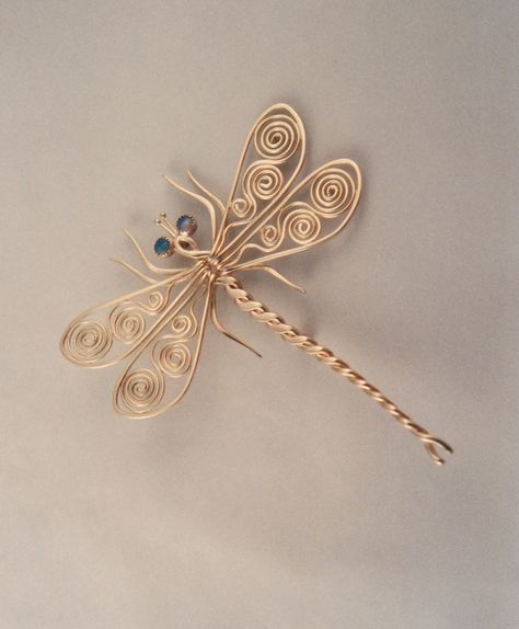 Dragonfly Pin, Wire Jewelery, Bijoux Fil Aluminium, Rings Ideas, Dragonfly Jewelry, Wire Jewelry Designs, Diy Wire Jewelry, Wire Work Jewelry, Wire Sculpture