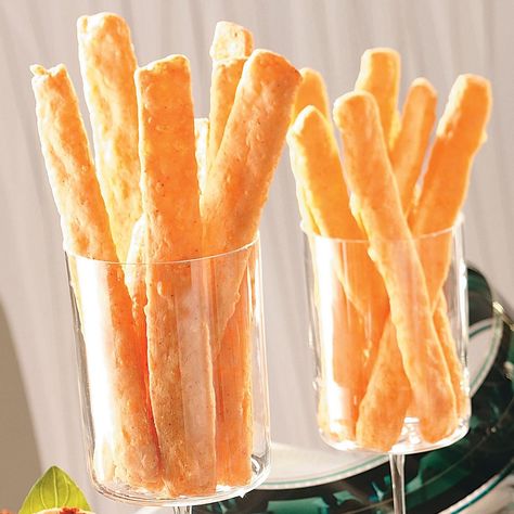 Recipe For Cheese Straws, Cheese Straws Easy, Cheese Straws Recipe, Crispy Cheese, Cheese Straws, Easy Cheese, Cheese Sticks, Cheese Crackers, French Fries