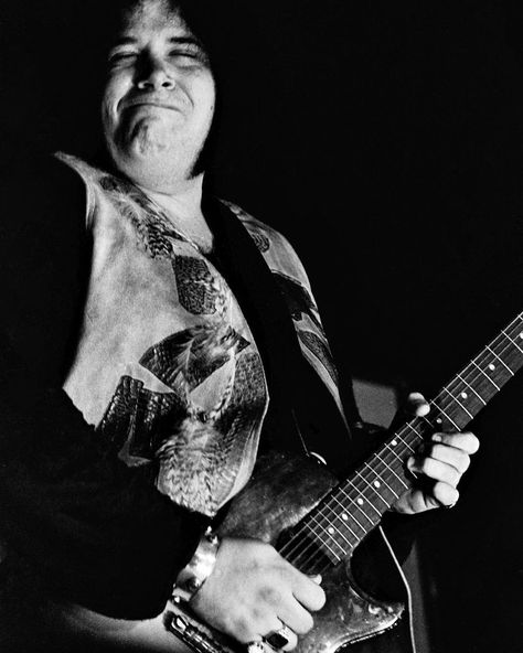 Leslie West ~ Mountain Leslie West Mountain, Leslie West, Brian Jones Rolling Stones, Acid Rock, Rock Chick, Rock Guitar, Guitar Players, Recorder Music, Music Pictures