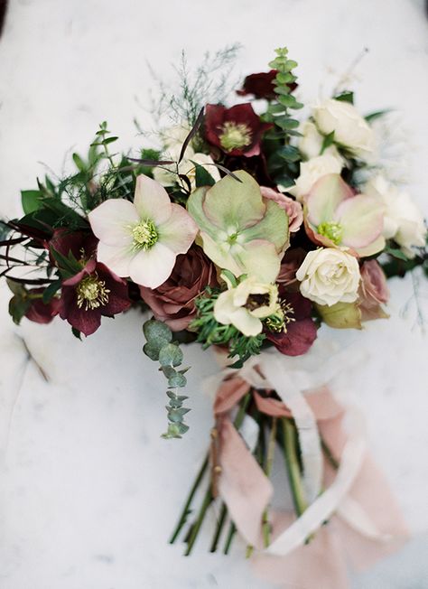 Red Arrangements, Red Season, Winter Bouquet, Winter Wedding Flowers, Bridal Ideas, Winter Bride, Bouquet Flower, Fall Wedding Flowers, Bouquet Ideas