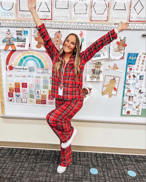 Flannel Day Spirit Week, Teacher Pajama Day Outfit, Pj Day Spirit Week Outfits, Pj Day, Fall House, Pajama Day, Teacher Outfit, Spirit Week, Stylish Pants