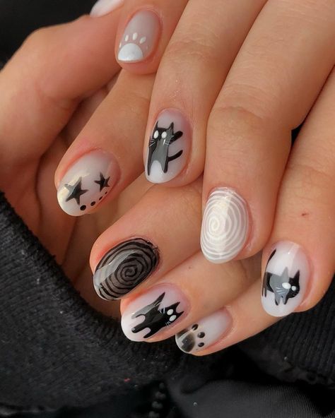 All posts • Instagram Nail Cat Design, Halloween Cat Nails Designs, Cat Nails Halloween, Gel Nails Short Design, Cute Nail Designs For Short Nails, Halloween Short Nails Ideas, Cat Inspired Nails, Cool Short Nail Designs, Halloween Short Nail Designs