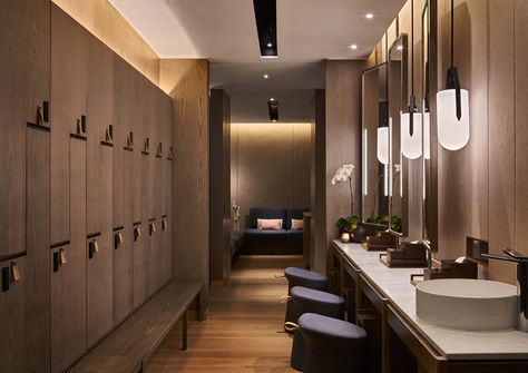 Spa locker room / changing area JW MARRIOTT SOUTH BEACH Singapore 2017 Deco Spa, Spa Luxe, Luxury Gym, Spa Interior Design, Gym Lockers, Gym Interior, Spa Interior, Spa Design, Jw Marriott