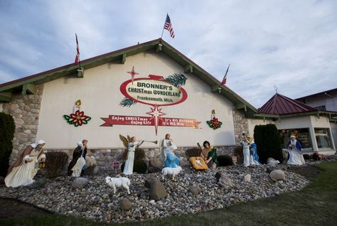 Bronners Christmas Store, Frankenmuth Michigan, Lake Lighthouse, Christmas Light Show, Holiday Vibes, Bay City, Spa Offers, Old Christmas, Christmas Wonderland