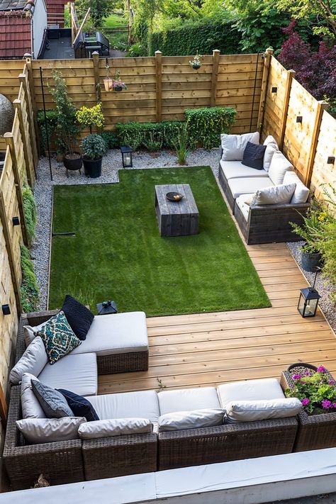 small yard design with deck, sofa, grass and stone garden bed Patio Ideas Townhouse, Ground Deck, Backyard Seating Area, Modern Backyard Landscaping, Backyard Renovations, Backyard Remodel, Modern Backyard, Outdoor Gardens Design, Small Yard