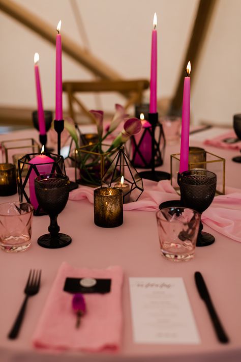 Pink And Black Reception, Pink Black And White Table Setting, Black Pink Table Decor, Hot Pink And Black Table Decor, Pink And Black Candles, Black And Pink Centerpieces Diy, Pink And Black Table Decorations, Black Birthday Table Decor, Black Pink Party Decoration