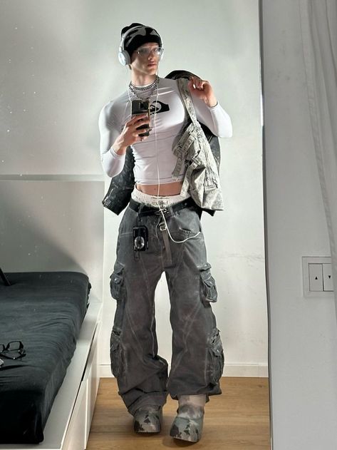 Grey Shirt Outfit Men Streetwear, Y2k Cybercore Outfits Men, White Outfits Male, Compression Shirt Men Outfit, Compression Shirt Outfit, Mens Hair Dye, Beanie Outfit Men, Men Compression Shirt, Marlon Noah