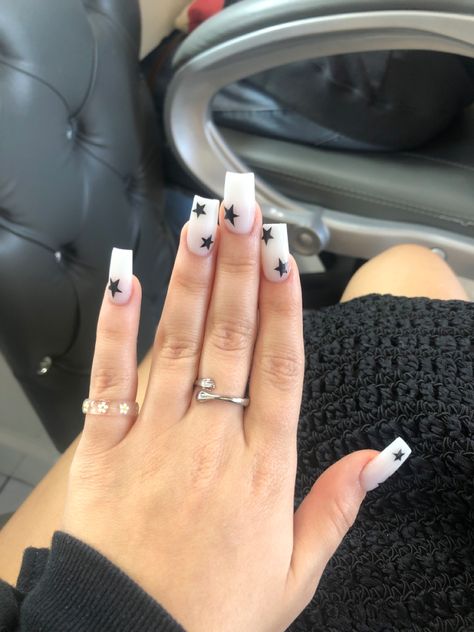 Cute White Nails Square, White Base Acrylic Nails With Design, White Acrylic Nails With Black Design, Acrylic Nail Designs Coffin Short Black, Nail Design With White Base, Nail Ideas With White Base, Nail Art With White Base, White Base Nail Art, Black Star French Tip Nails