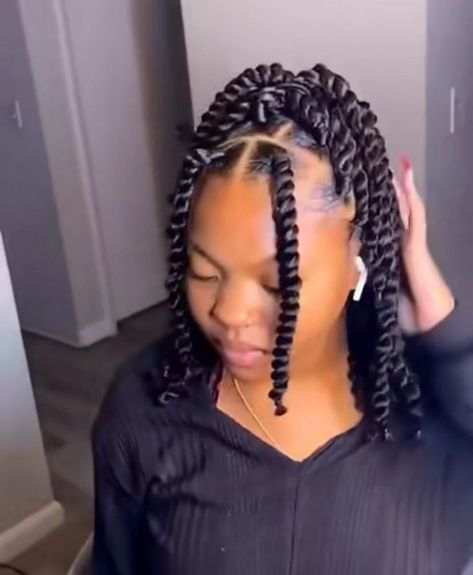 Cute Twist Hairstyles For Kids, 2022 Headband, Short Hair Twist Styles, Cabello Afro Natural, Black Hair Updo Hairstyles, Chunky Twists, Short Box Braids Hairstyles, Big Box Braids Hairstyles, Feed In Braids Hairstyles