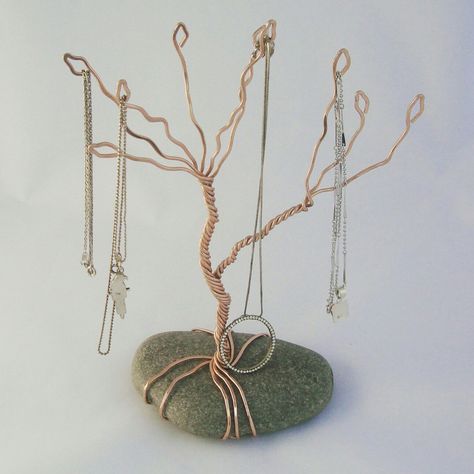 Accessories Holder Diy, How To Display Necklaces, Necklace Holder Diy, Tree Necklace Holder, Earing Organizer, Diy Necklace Holder, Tree Jewelry Holder, Garden Section, Jewellery Tree